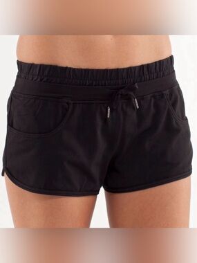 Lululemon Black Strength and Tone Short Size 4